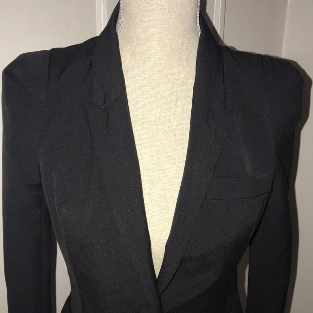 Unique sassy modern blazer - Picture 6 of 6